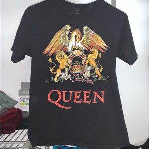 QUEEN BAND SHIRT SMALL